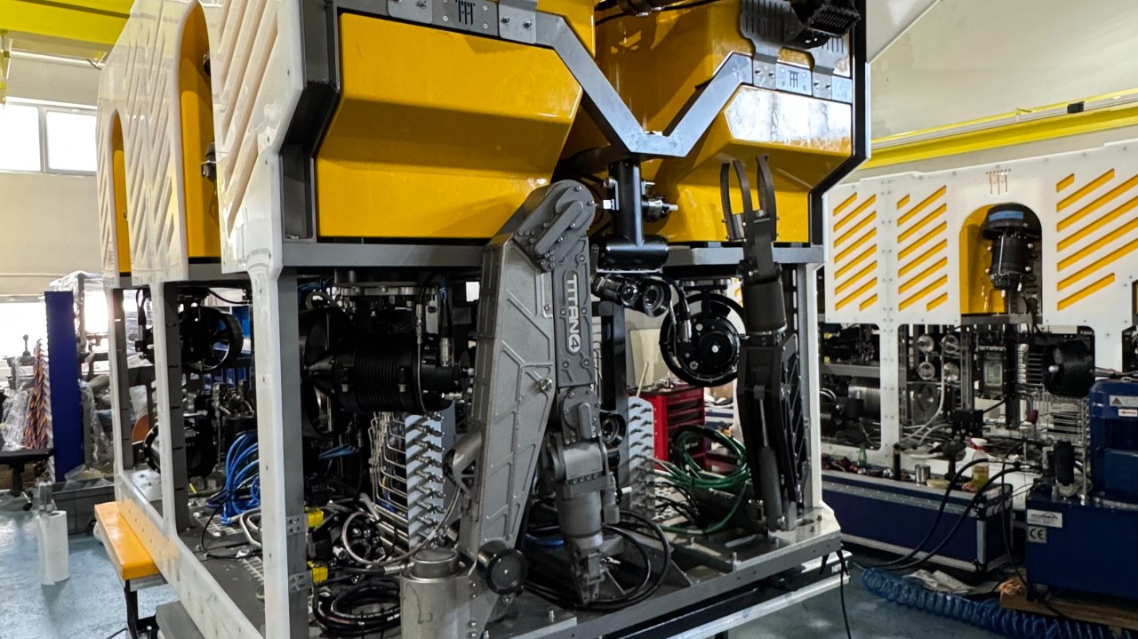 Why Hybrid ROVs Are the Smart Business Choice: Beyond the Full-Electric Hype